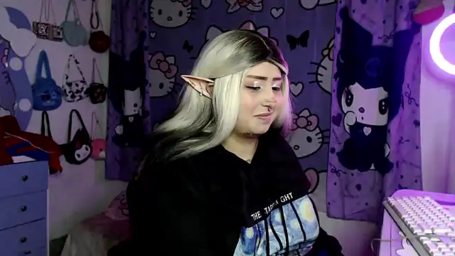 Snapshot of lussyevans24 chatting on 01.19.26 lussyevans24 online show from 01.19.26