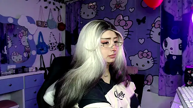 Snapshot of lussyevans24 chatting on 02.25.26 lussyevans24 online show from 02.25.26