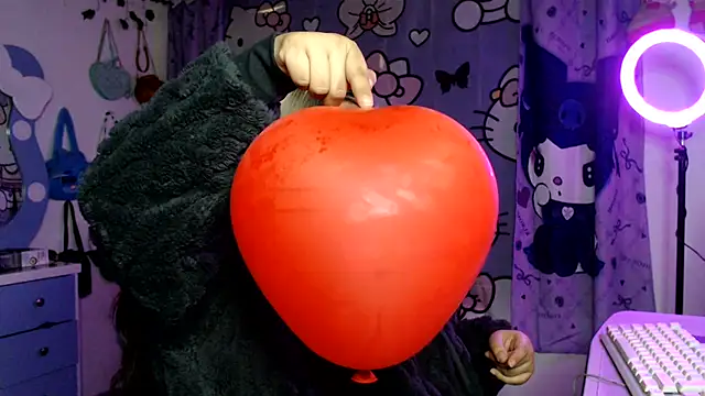 Snapshot of lussyevans24 chatting on 03.02.26 lussyevans24 online show from 03.02.26