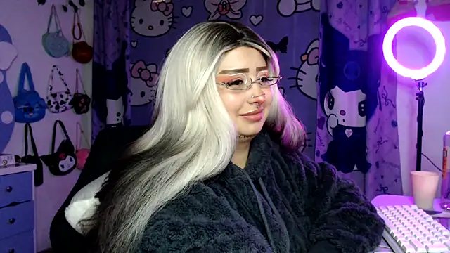 Snapshot of lussyevans24 chatting on 03.02.26 lussyevans24 online show from 03.02.26