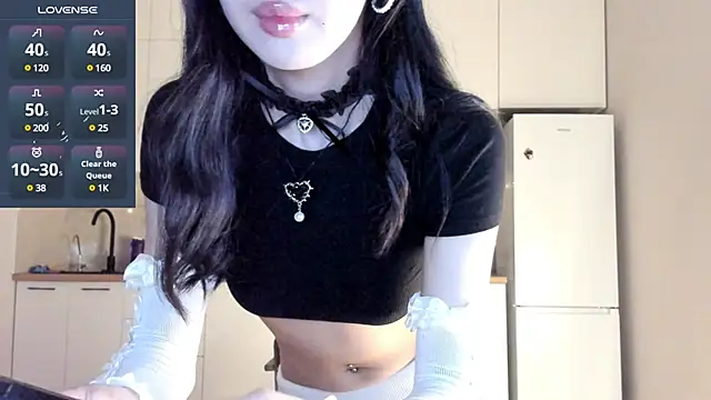 Snapshot of fairy_di chatting on 12.16.24 fairy di online show from 12.16.24