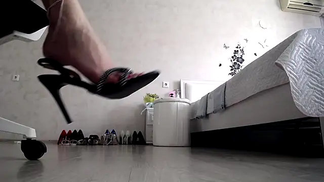 Devil Goddess online show from 02.01.25