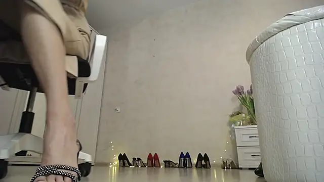 Devil Goddess online show from 03.10.25