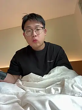 Snapshot of XZ031597 chatting on 12.08.24 XZ031597 online show from 12.08.24