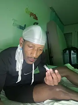 Snapshot of esteraulxxx chatting on 12.08.24 esteraulxxx online show from 12.08.24