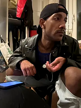 Snapshot of esteraulxxx chatting on 09.22.25 esteraulxxx online show from 09.22.25