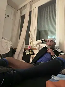 Snapshot of esteraulxxx chatting on 09.25.25 esteraulxxx online show from 09.25.25