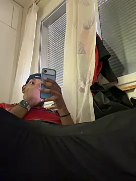 Snapshot of esteraulxxx chatting on 11.11.25 esteraulxxx online show from 11.11.25