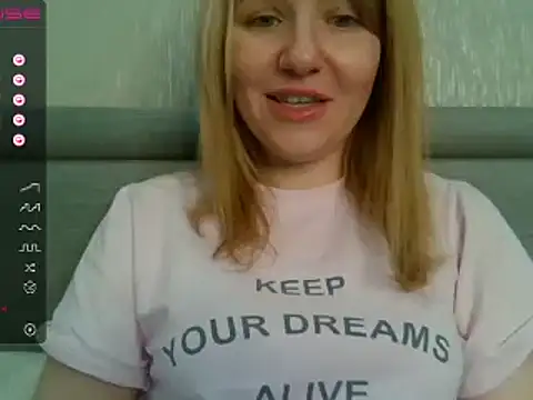 urbadkitty online show from 12.09.24