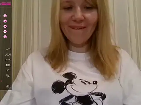 urbadkitty online show from 01.04.25