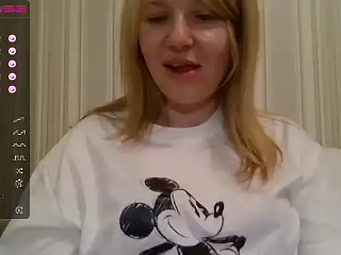 urbadkitty online show from 01.04.25