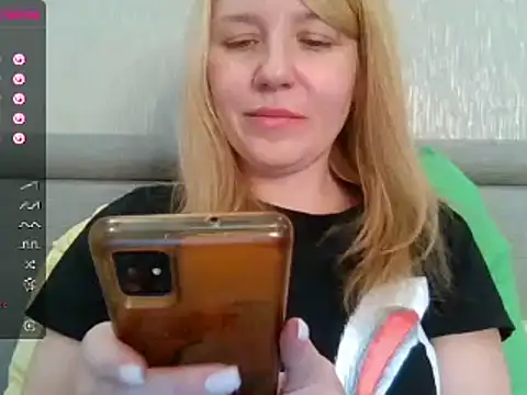 urbadkitty online show from 02.13.25