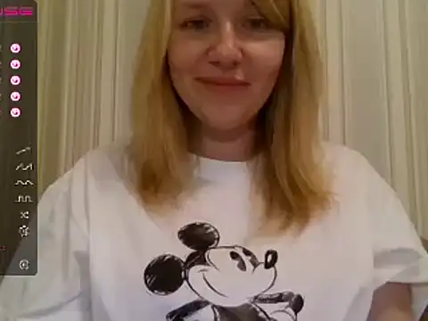 urbadkitty online show from 02.22.25