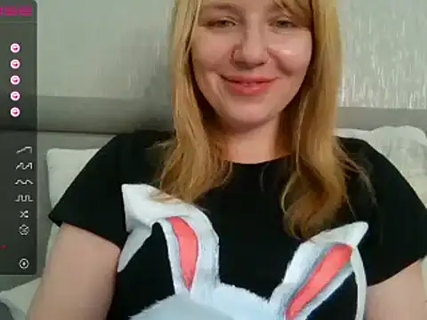 urbadkitty online show from 03.04.25