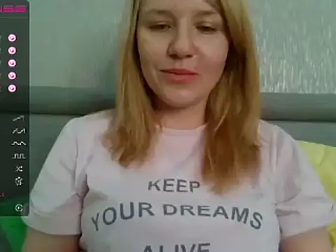 urbadkitty online show from 03.20.25