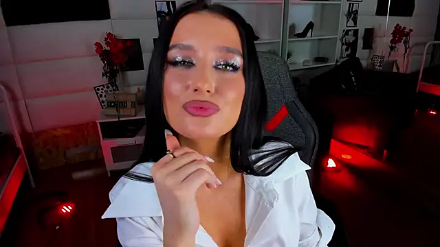 OmeliaDior online show from 01.28.25