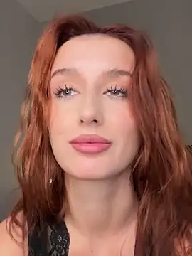 OmeliaDior online show from 09.18.25