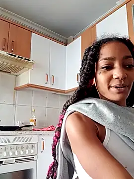 Laanegraofficial  online show from 10.02.25