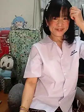 renapiyon8182 online show from 02.22.25