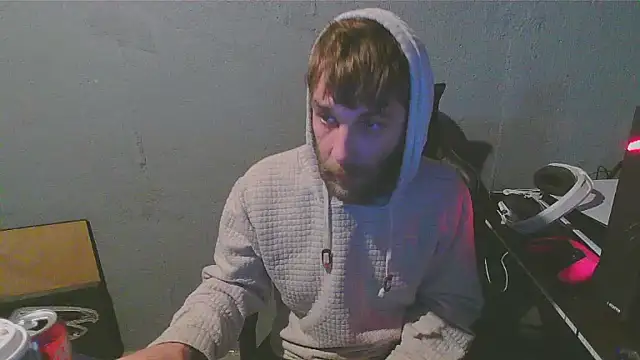 Snapshot of Superoz77 chatting on 12.06.24 Superoz77 online show from 12.06.24