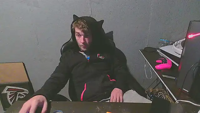 Snapshot of Superoz77 chatting on 01.01.25 Superoz77 online show from 01.01.25