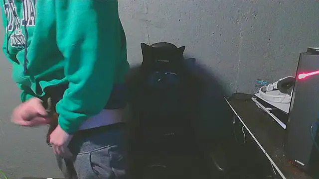 Snapshot of Superoz77 chatting on 01.12.25 Superoz77 online show from 01.12.25