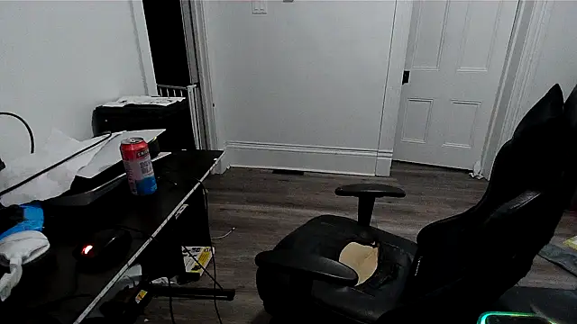 Snapshot of Superoz77 chatting on 04.13.26 Superoz77 online show from 04.13.26