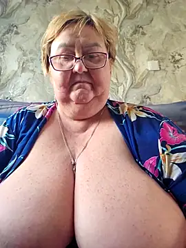 Awn290668 online show from 04.04.26