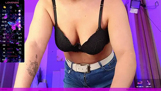 EVAshinyGIRL online show from 12.27.24