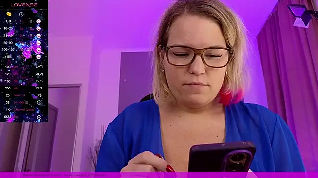 EVAshinyGIRL online show from 01.05.25