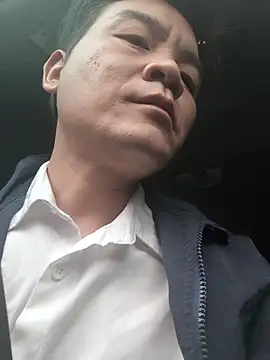 kisstoyousoon2024 online show from 12.17.25