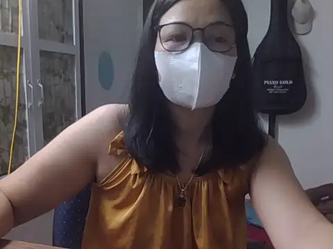 Snapshot of JuliaCiona chatting on 11.09.25 JuliaCiona online show from 11.09.25