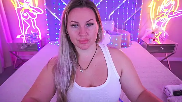 KiraCandyS online show from 05.25.26
