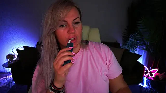 KiraCandyS online show from 06.26.26