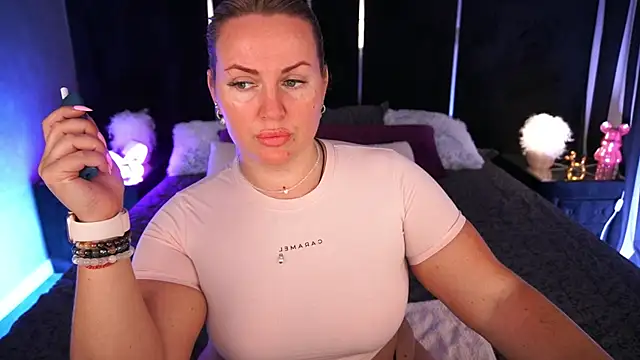 KiraCandyS online show from 07.04.26