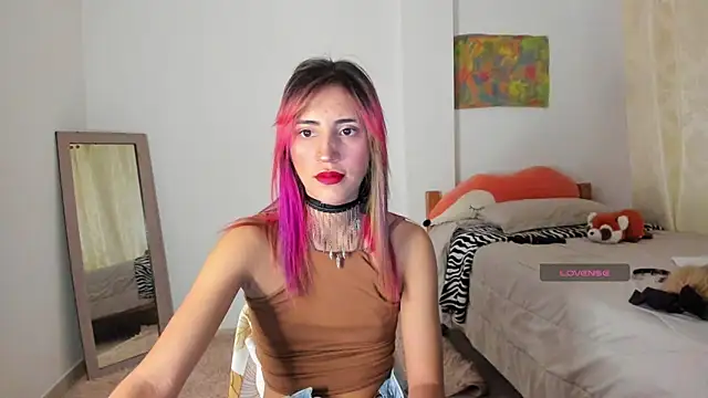 Snapshot of linnie_ chatting on 01.28.25 linnie  online show from 01.28.25