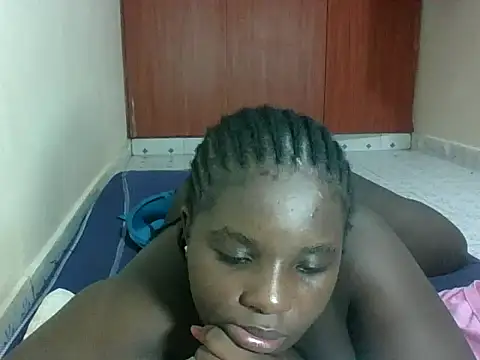 Snapshot of hotebbbyy chatting on 04.28.26 hotebbbyy online show from 04.28.26