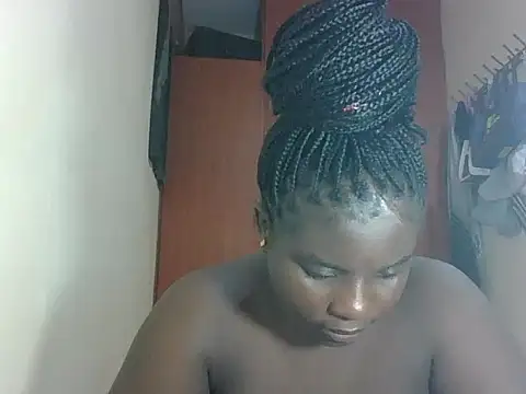 Snapshot of hotebbbyy chatting on 05.13.26 hotebbbyy online show from 05.13.26