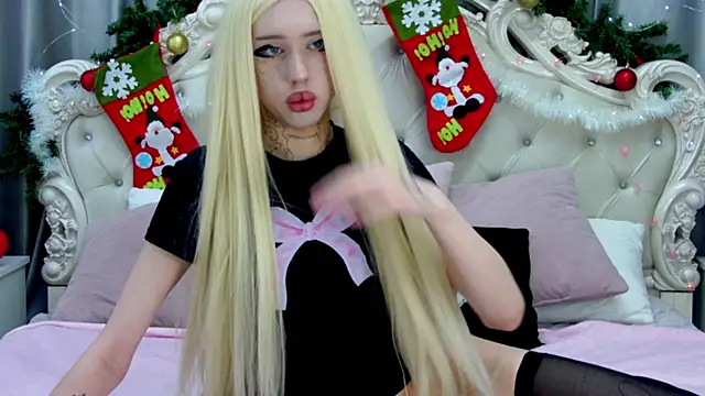 Snapshot of Joy_Barker chatting on 12.23.24 Joy Barker online show from 12.23.24