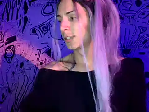 Snapshot of Thematrioshkaoficial24 chatting on 01.08.25 Thematrioshkaoficial24 online show from 01.08.25