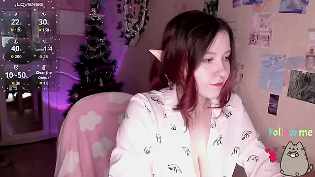 Snapshot of ___CLARY___ chatting on 12.16.25 CLARY online show from 12.16.25