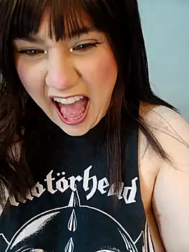 ItsNaiixa online show from 05.03.26