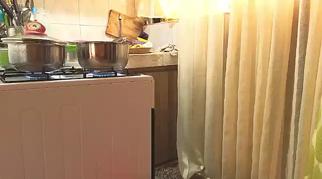 Snapshot of WyvaxxNikkie chatting on 03.23.25 WyvaxxNikkie online show from 03.23.25