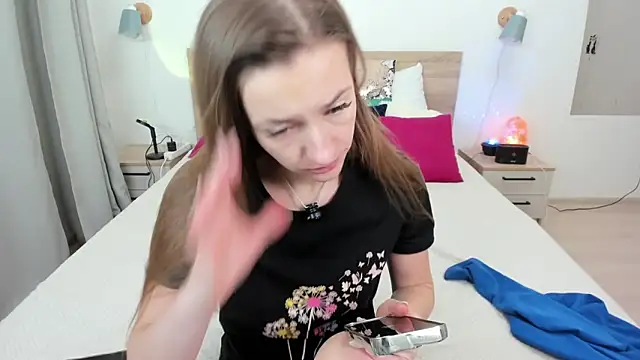 KateRedgar online show from 02.04.26