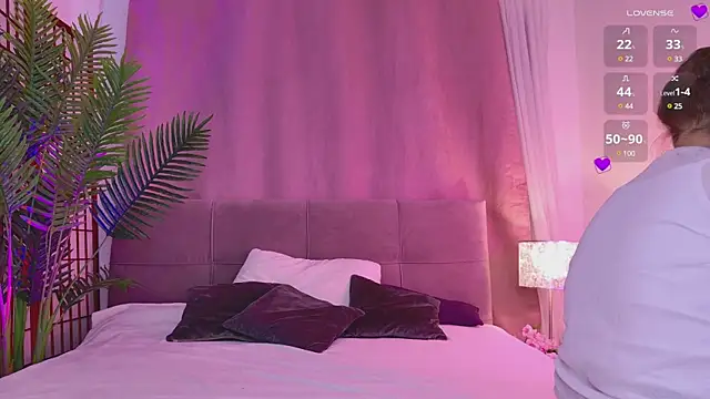 Snapshot of Mia__Peach chatting on 01.24.25 Mia Peach online show from 01.24.25