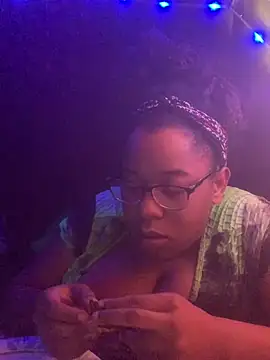 Snapshot of bustypothead chatting on 12.22.24 bustypothead online show from 12.22.24