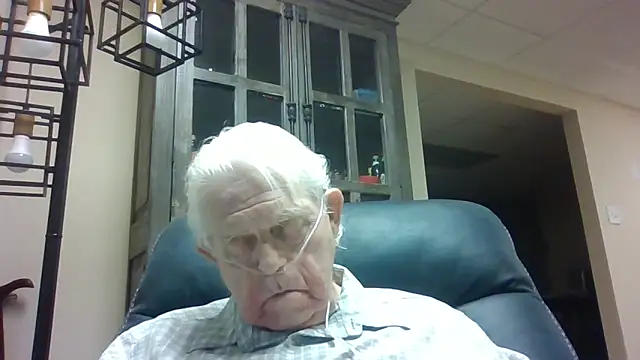 Snapshot of bootlegmanz chatting on 04.21.26 bootlegmanz online show from 04.21.26