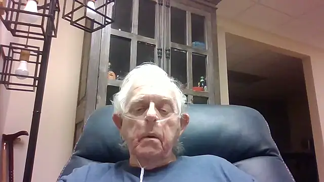 Snapshot of bootlegmanz chatting on 04.30.26 bootlegmanz online show from 04.30.26