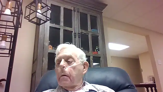 Snapshot of bootlegmanz chatting on 05.18.26 bootlegmanz online show from 05.18.26