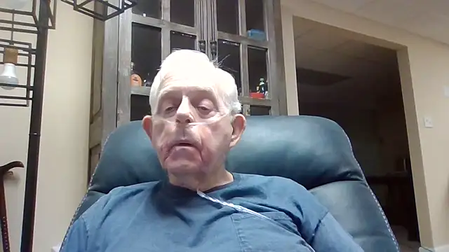 Snapshot of bootlegmanz chatting on 05.19.26 bootlegmanz online show from 05.19.26